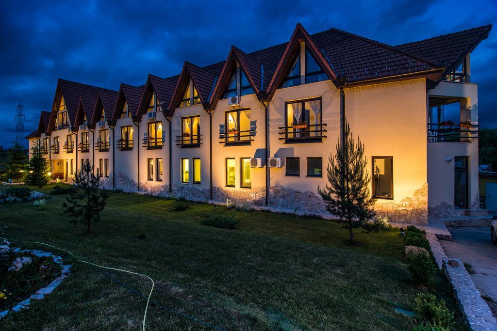 Conacul Archia Hotel Deva Exterior photo